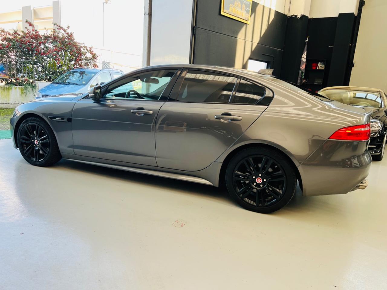 Jaguar XE 2.0 D 180 CV Prestige