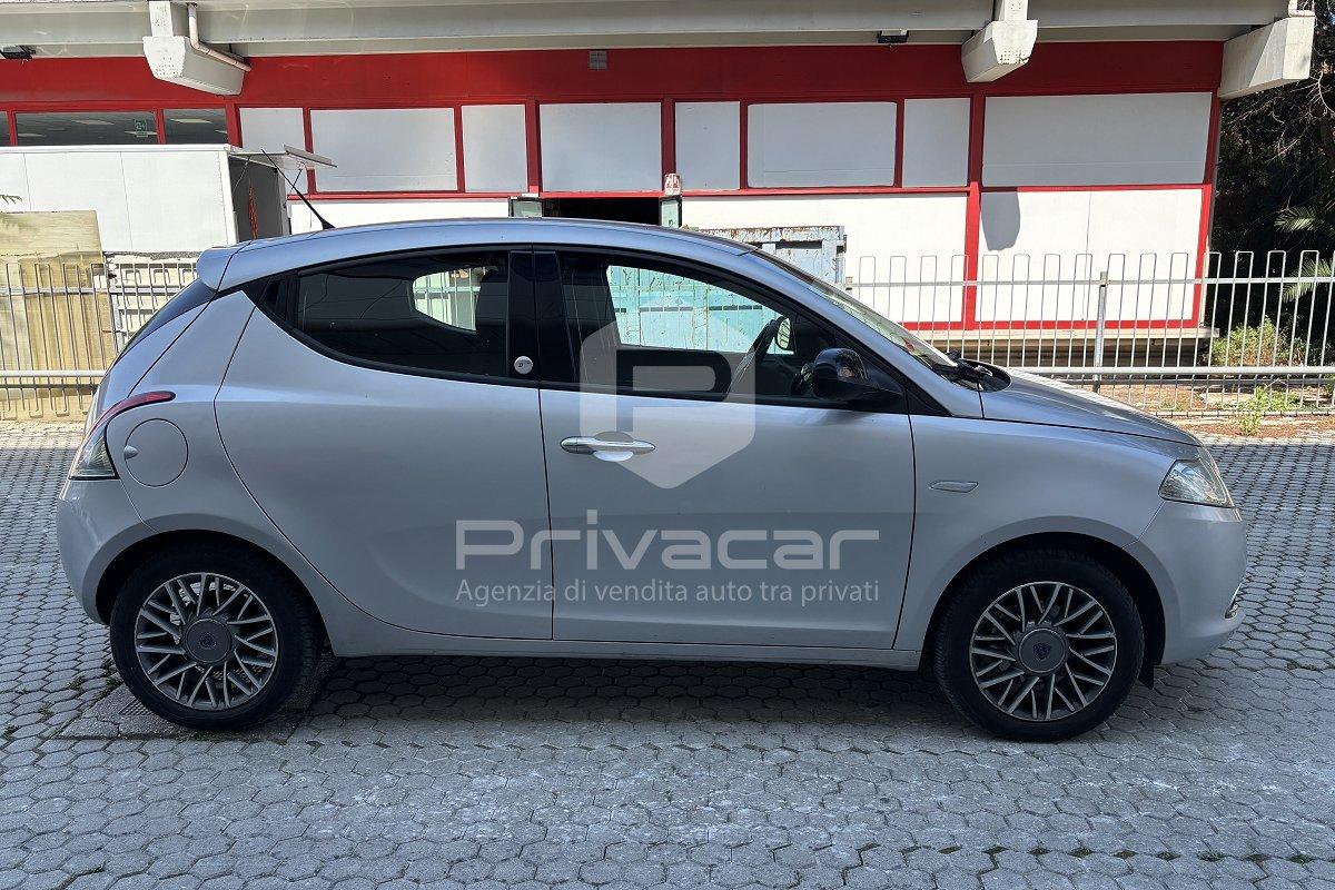 LANCIA Ypsilon 1.2 69 CV 5 porte GPL Ecochic Silver