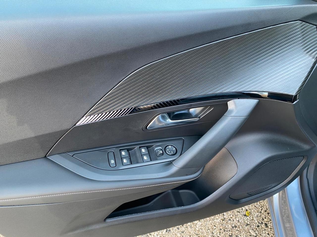 Peugeot 2008 PureTech 100 S&S Allure ''KmZero''