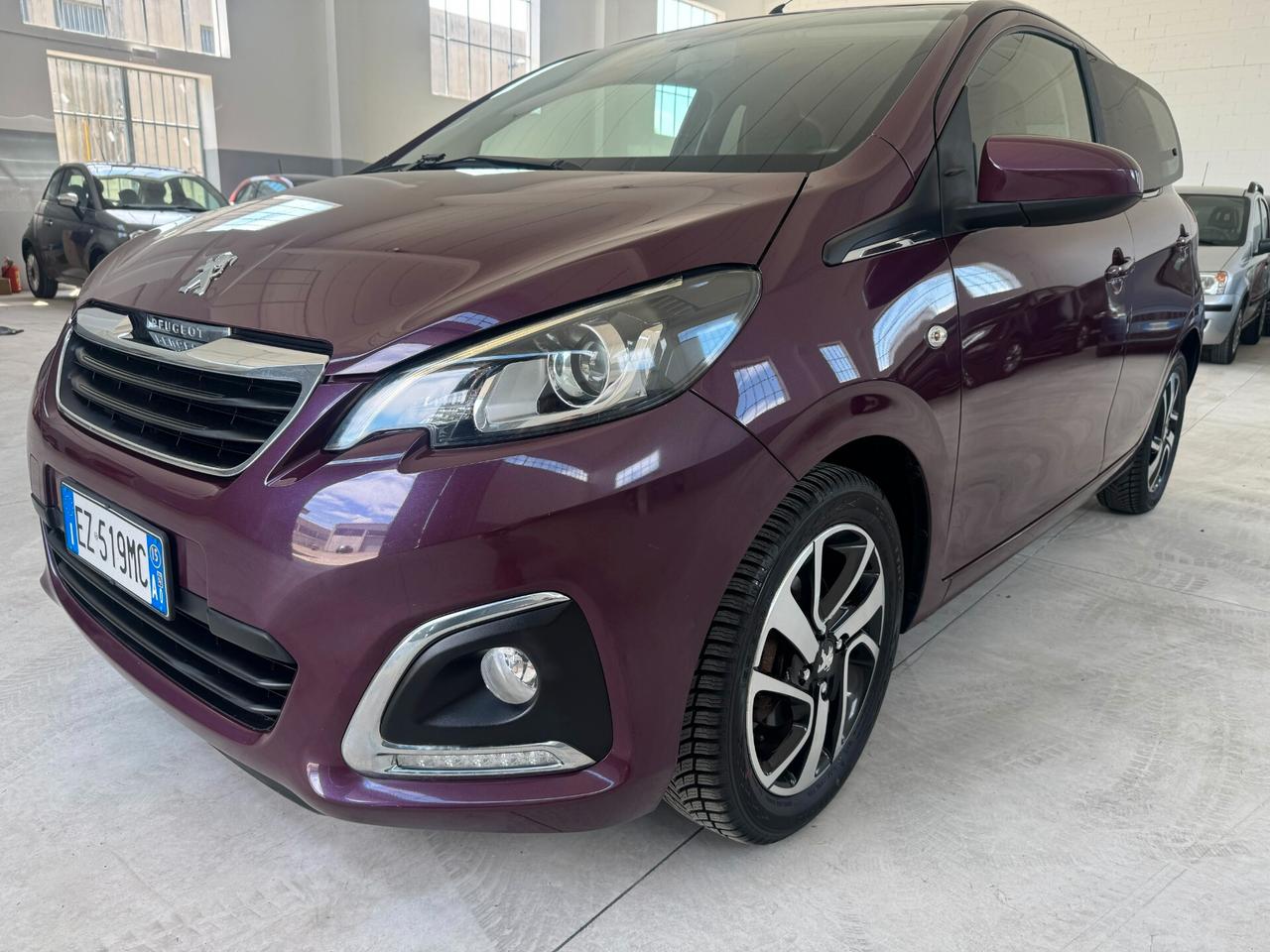 Peugeot 108 PureTech 82 5 porte Allure