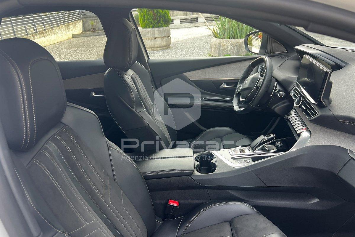 PEUGEOT 3008 Hybrid 225 e-EAT8 Allure Pack