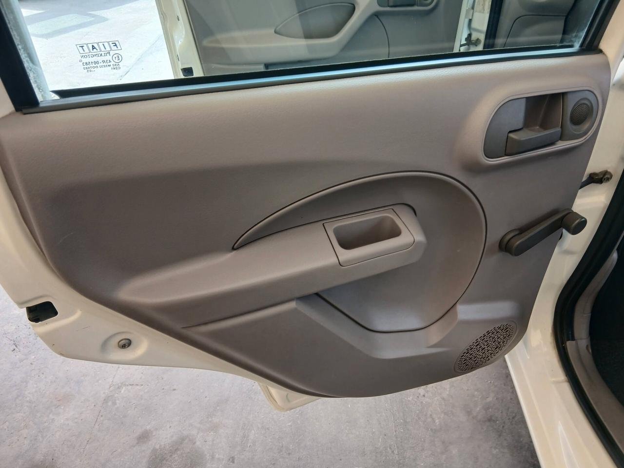 Fiat Panda 1.1 benzina autocarro full 05