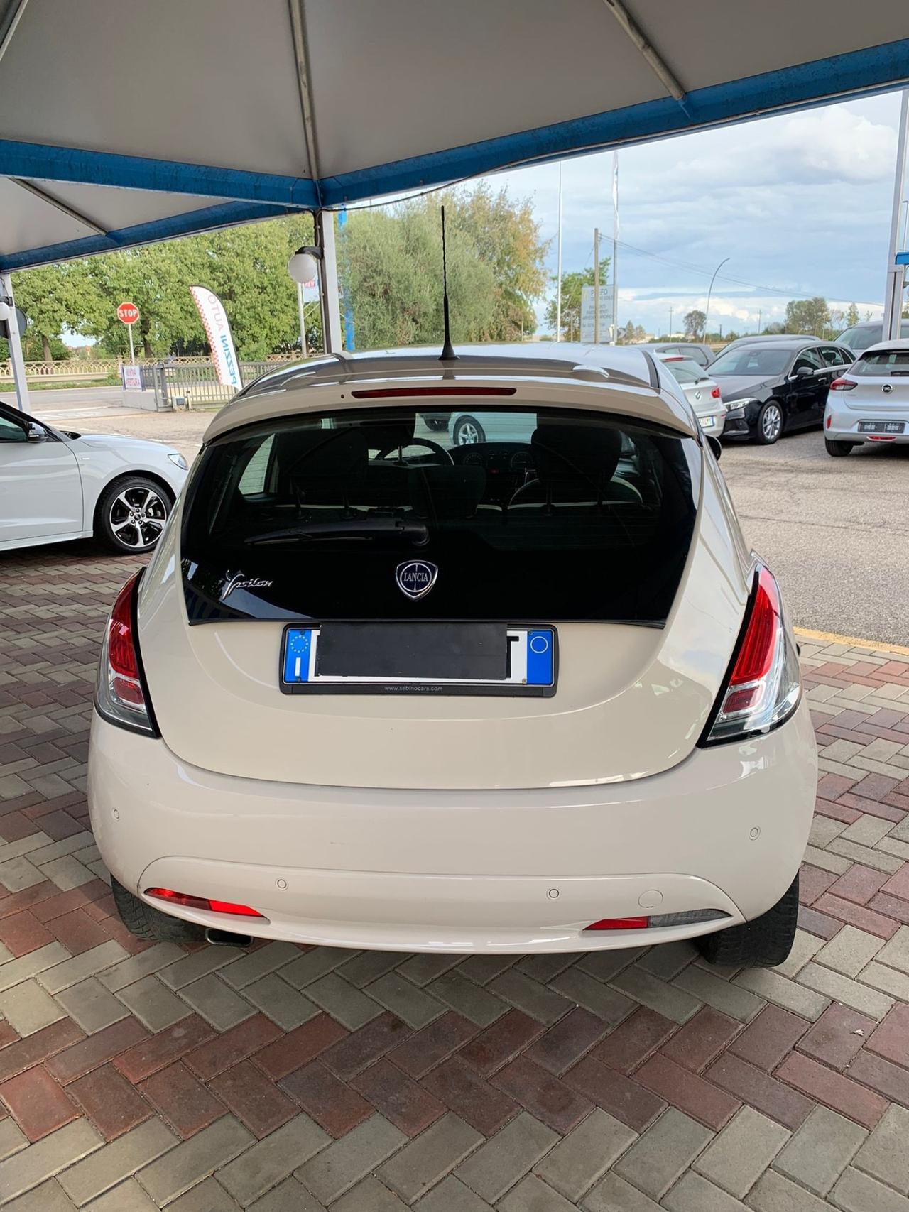 Lancia Ypsilon 1.2 69 CV 5 porte Gold stupenda 5 posti