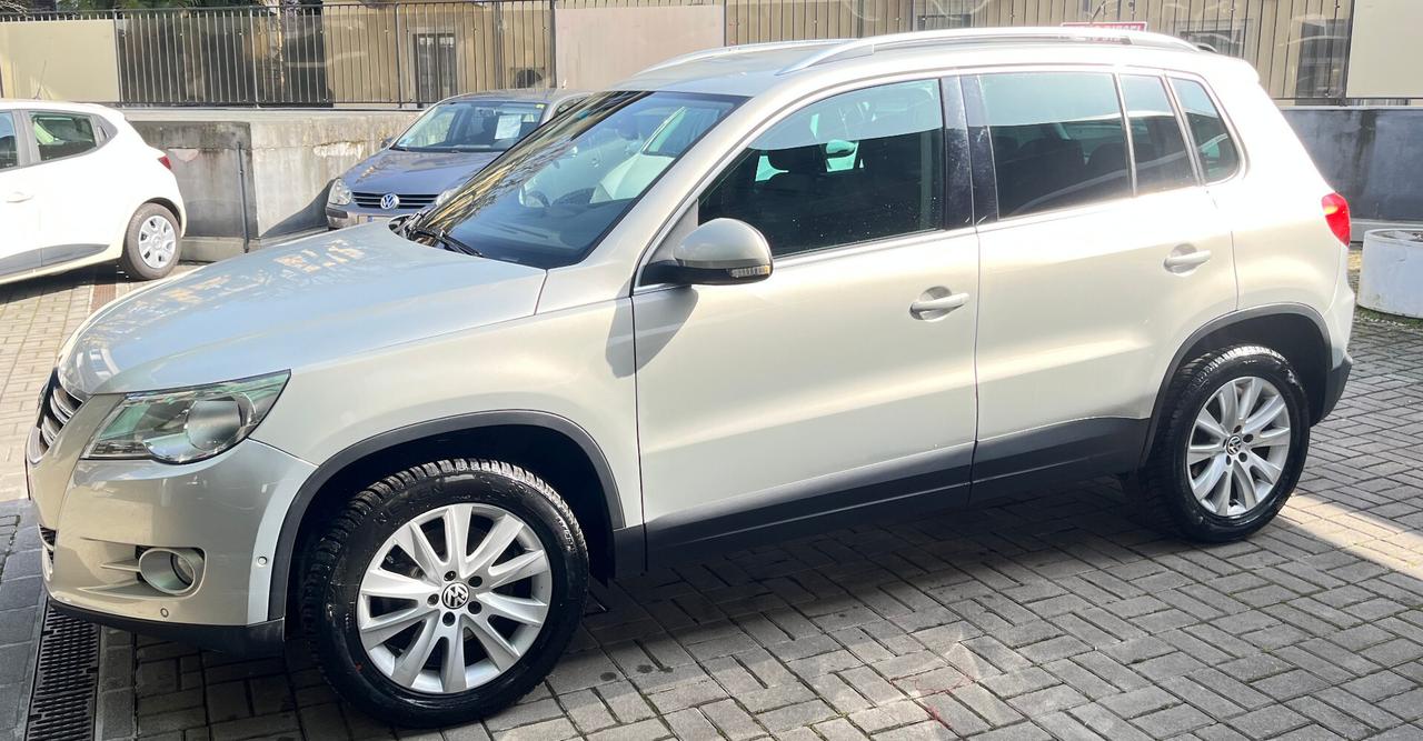 Volkswagen Tiguan 2.0 16V TDI DPF tiptronic Sport & Style (18°)