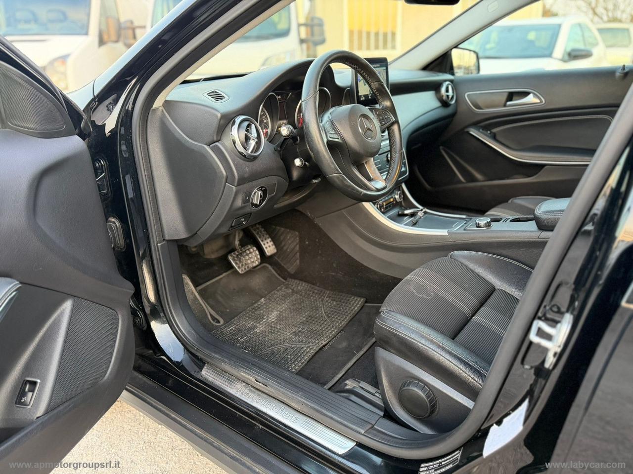 MERCEDES-BENZ GLA 200 d Automatic Sport