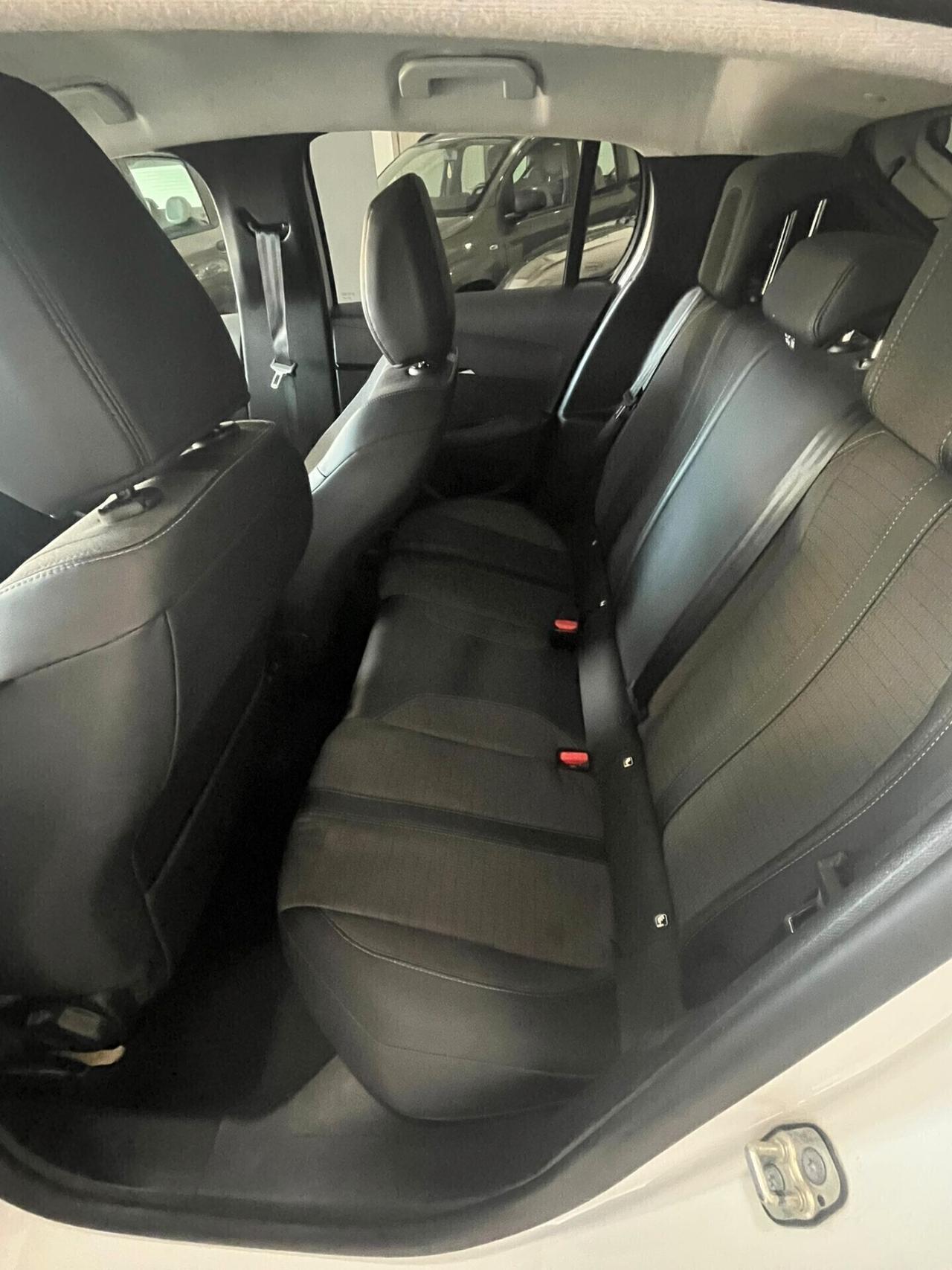 Peugeot 208 PureTech 100 Stop&Start EAT8 5 porte Allure Pack