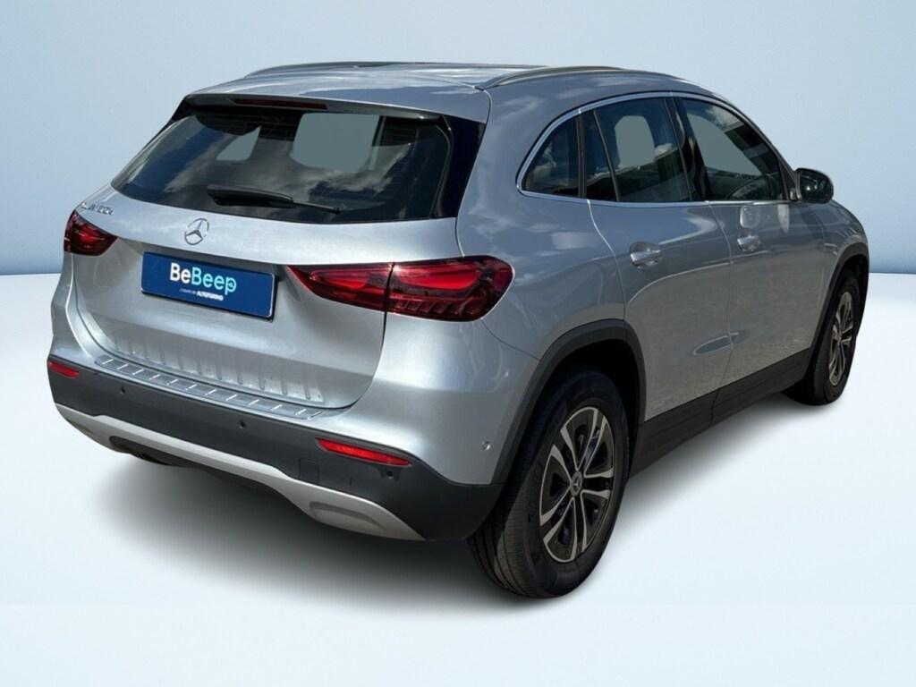 Mercedes GLA 180 180 D Advanced 8G-DCT