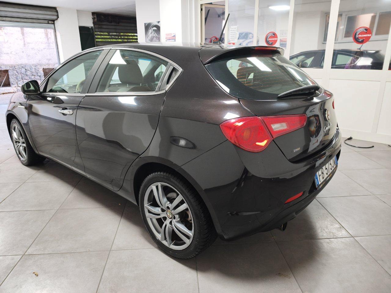 Alfa Romeo Giulietta 1.6 jtdm Distinctive 120cv LEGGI