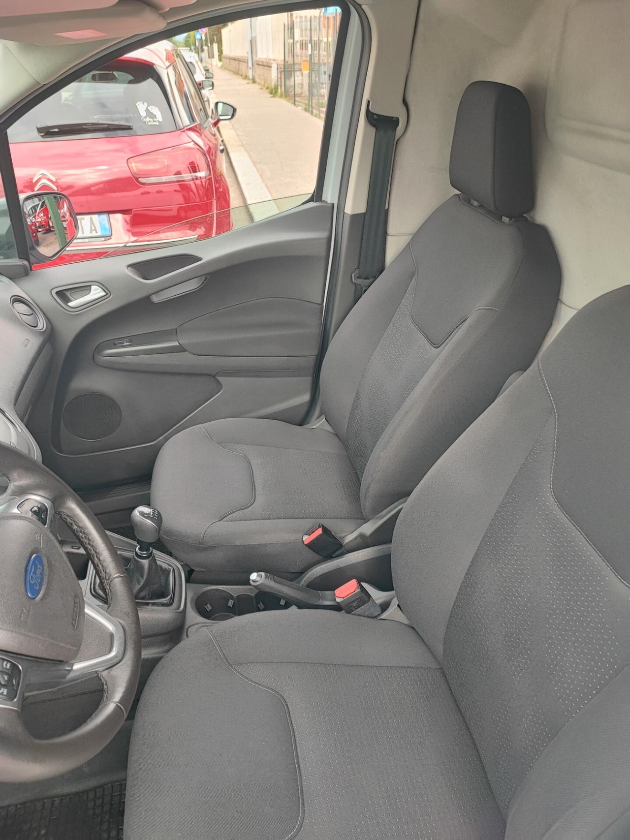 Ford Transit Courier 1.5 TDCi 100CV Van Titanium