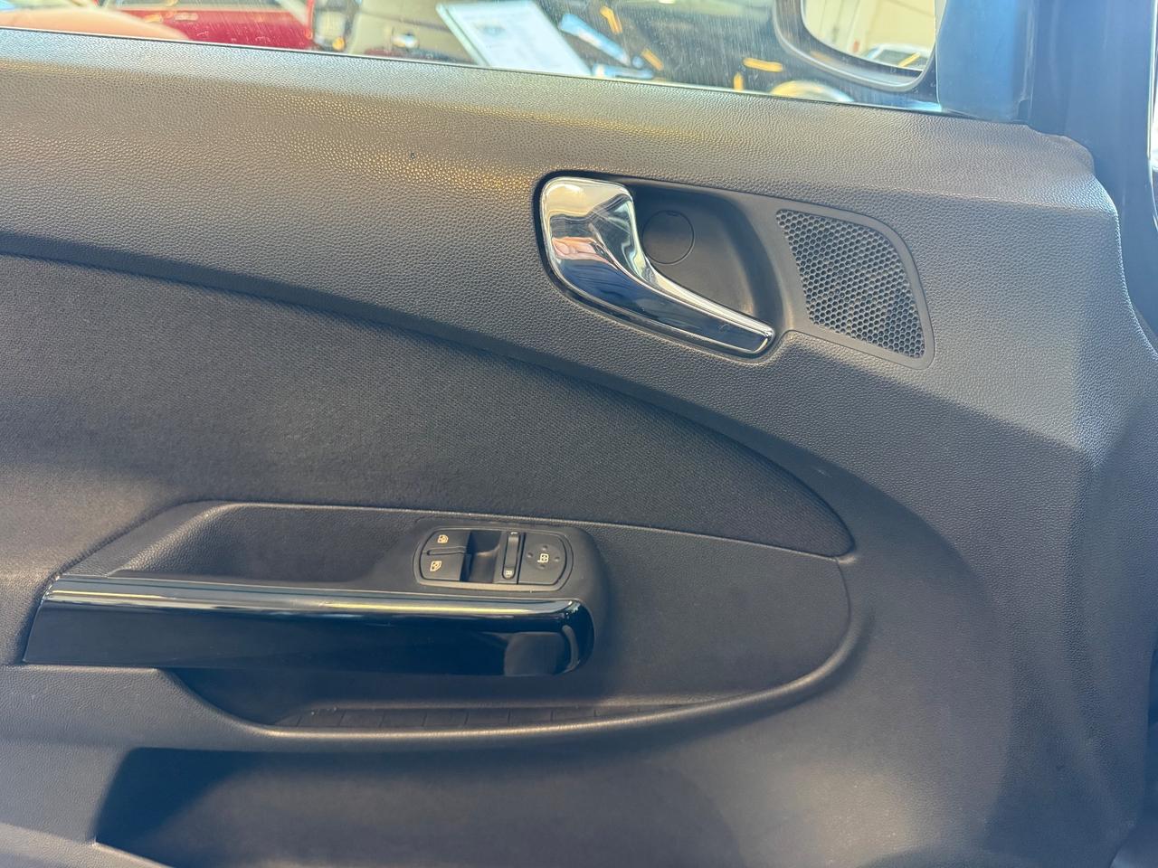 Opel Corsa 1.2 3 porte 123.000KM NEOPATENTATI