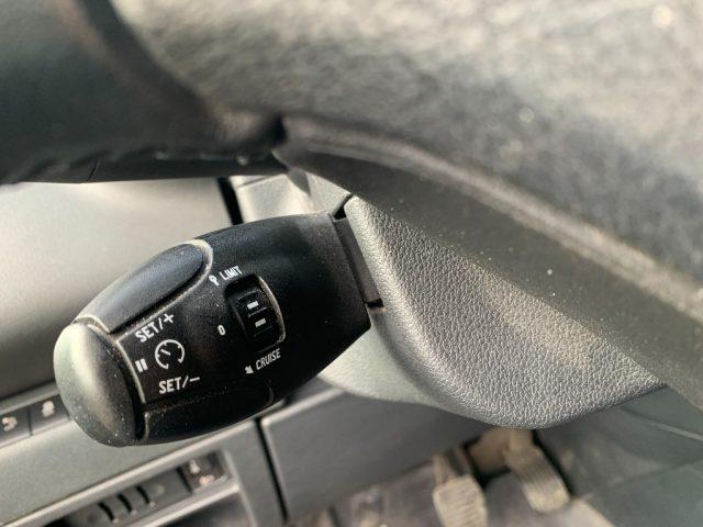 PEUGEOT 3008 1.6 HDi 115CV Business