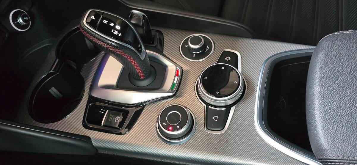 Alfa Romeo Giulia 2.2 t Competizione Q4 210cv auto * GAR 2ANNI ALFA*