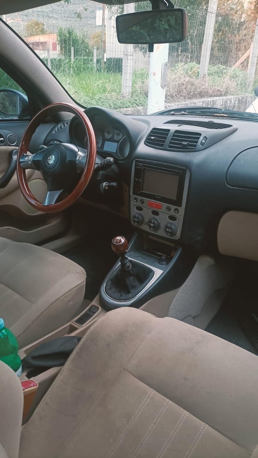Alfa Romeo 147 1.9 JTD (120) 5 porte Distinctive
