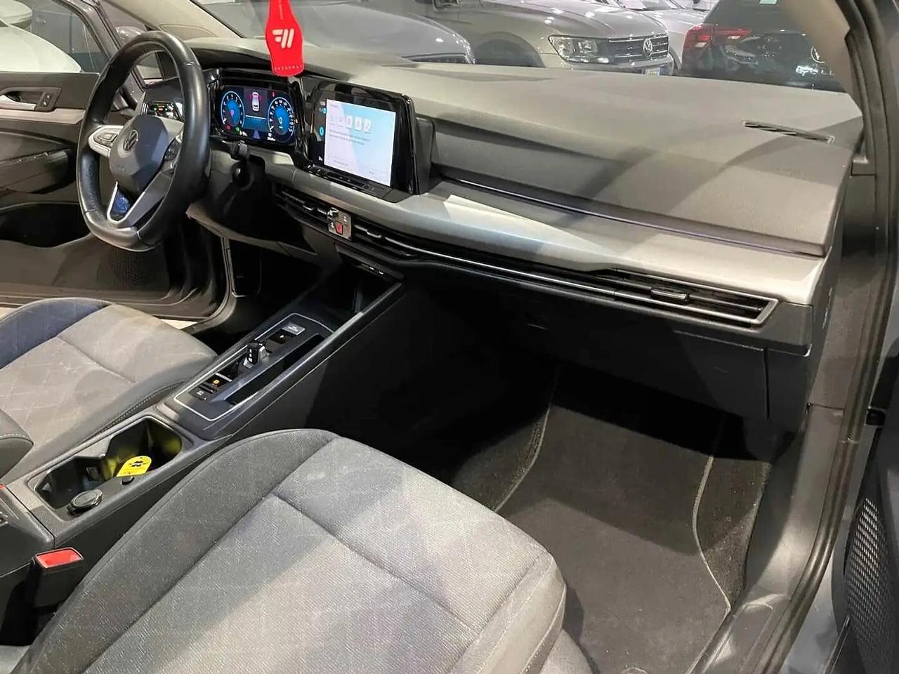 Volkswagen Golf 8ª serie 1.0 eTSI EVO DSG Life