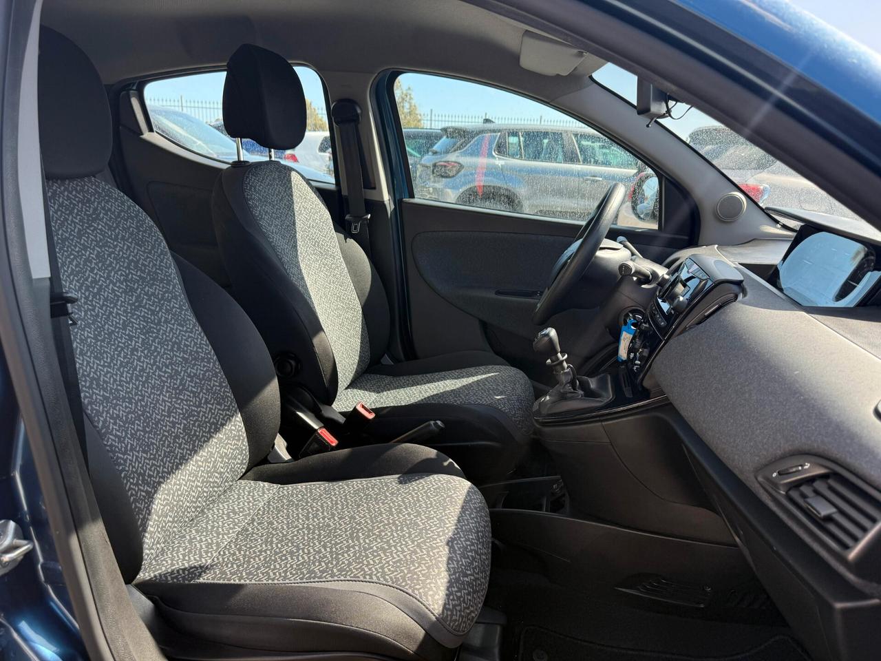 Lancia Ypsilon 1.0 FireFly 5 porte S&S Hybrid Gold Plus