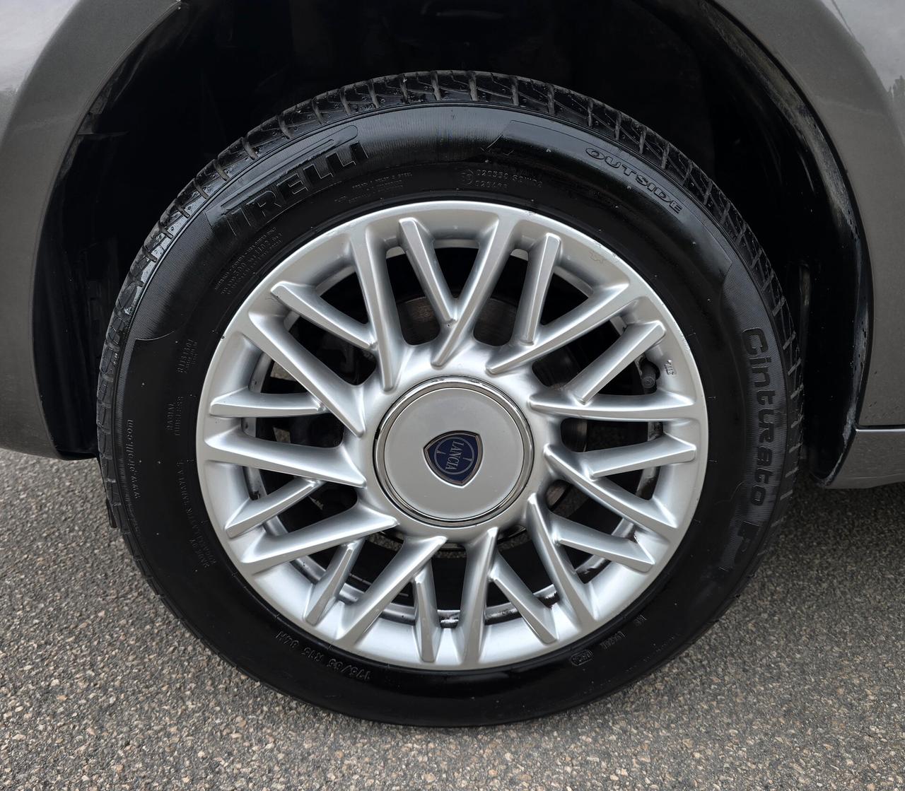 LANCIA YPSILON ECOCHIC 2015 PARI AL NUOVO