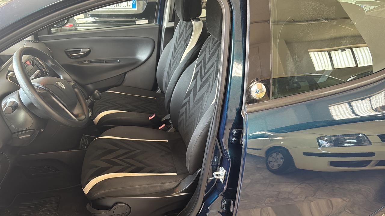 Lancia Ypsilon 1.2 69 CV 5 porte GPL Ecochic Gold
