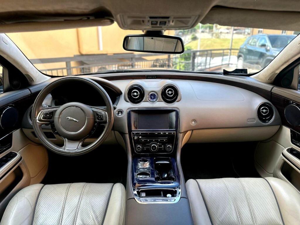 JAGUARXJ3.0DV6PremiumLuxury