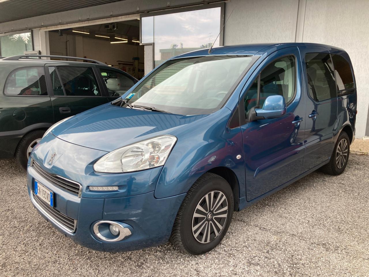 Peugeot Partner Tepee 1.6 e-HDi 92 CV S&S cambio robot. Active