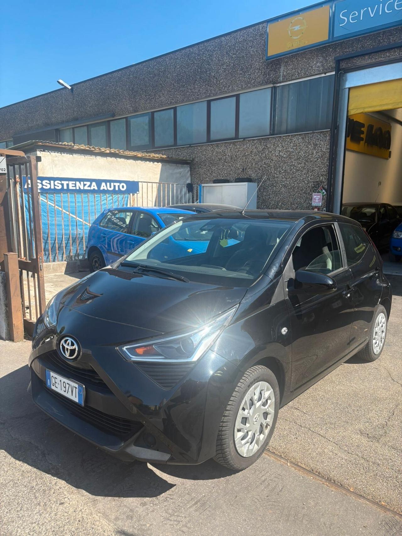 Toyota Aygo Connect 1.0 VVT-i 72 CV 5 porte x-clusiv