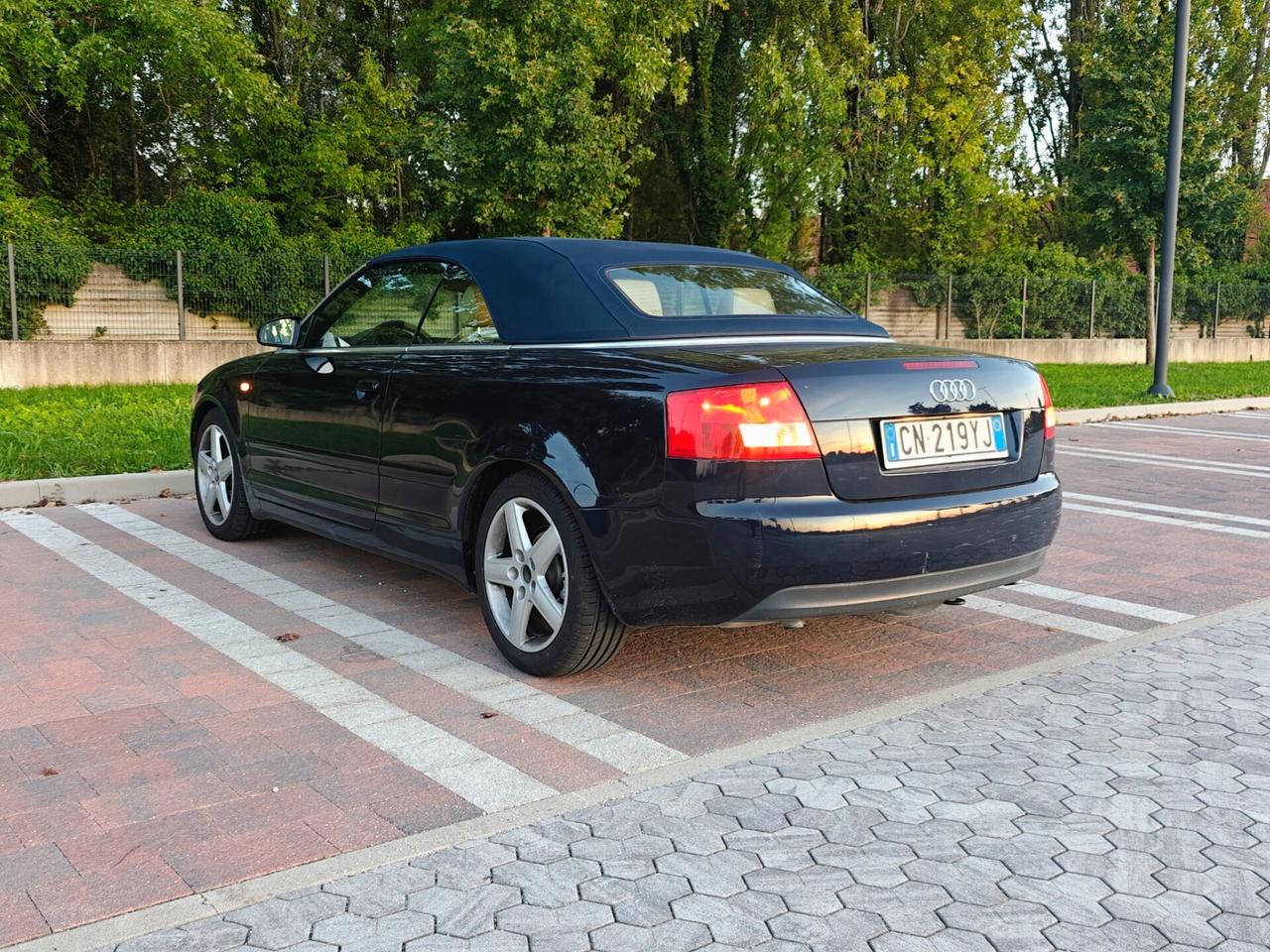 Audi A4 Cabriolet 2.5 v6 passaggio incluso