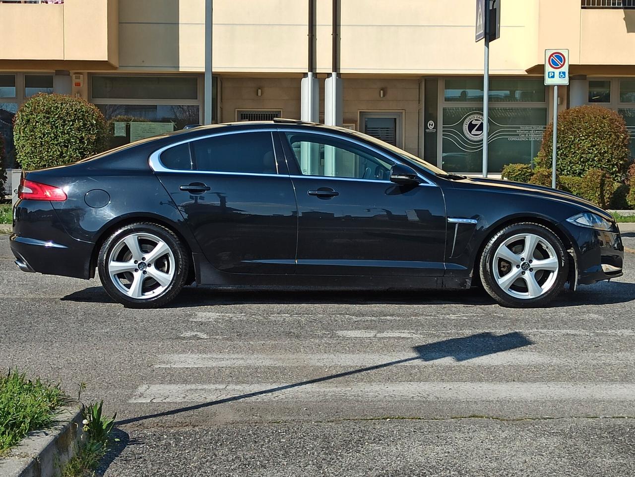 Jaguar XF 3.0 DS V6 Luxury