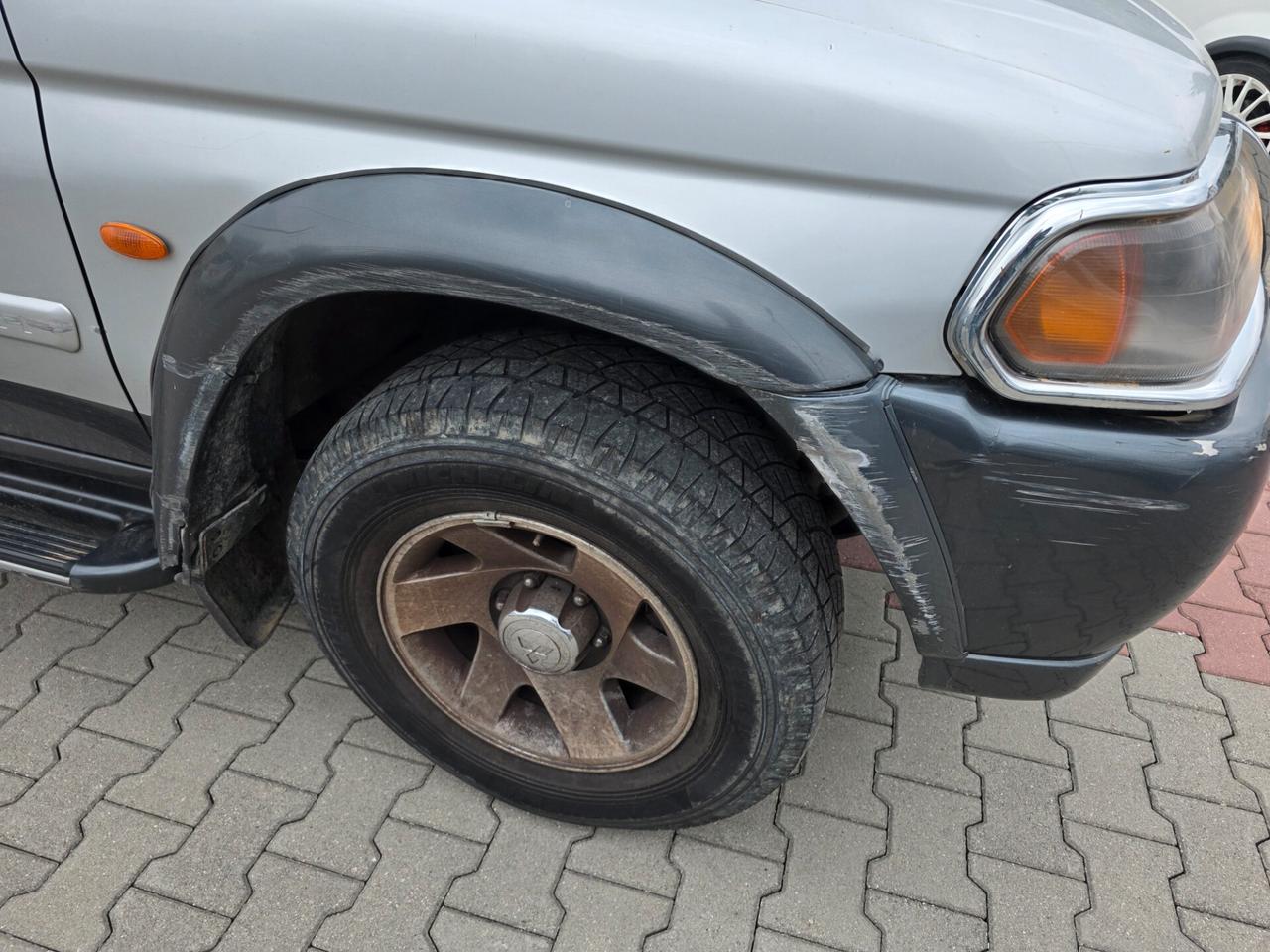 Mitsubishi Pajero Sport 2.5 TDI GLS Target 4x4