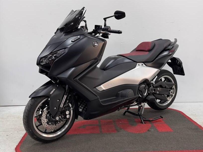Yamaha T Max 560 25th Anniversary Black PROMO AGOSTO