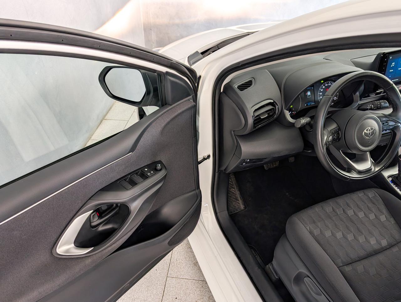 Toyota Yaris 1.5 Hybrid Automatic Active