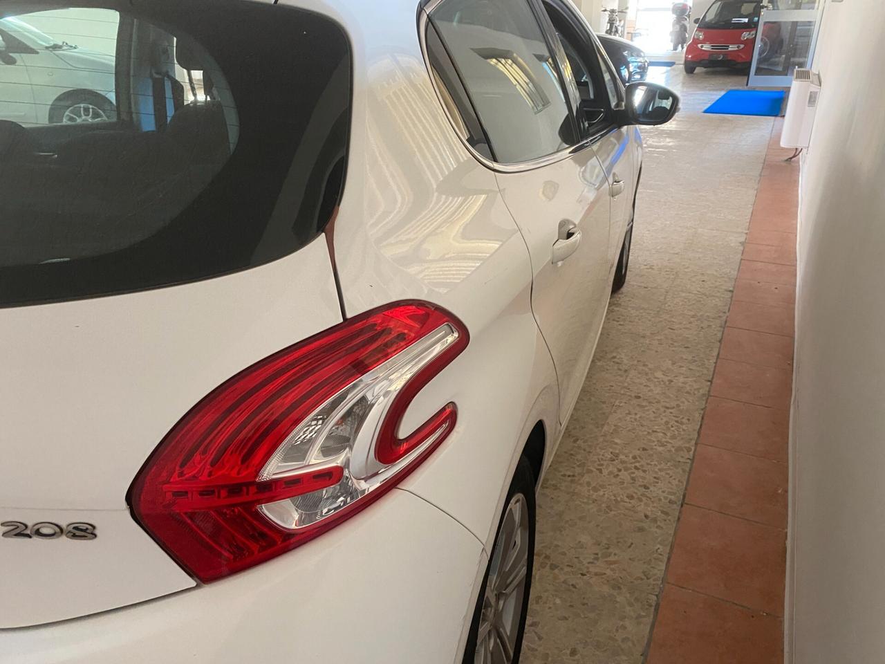 Peugeot 208 1.2 VTi 82 CV 5 porte Allure NEOPATENTATI