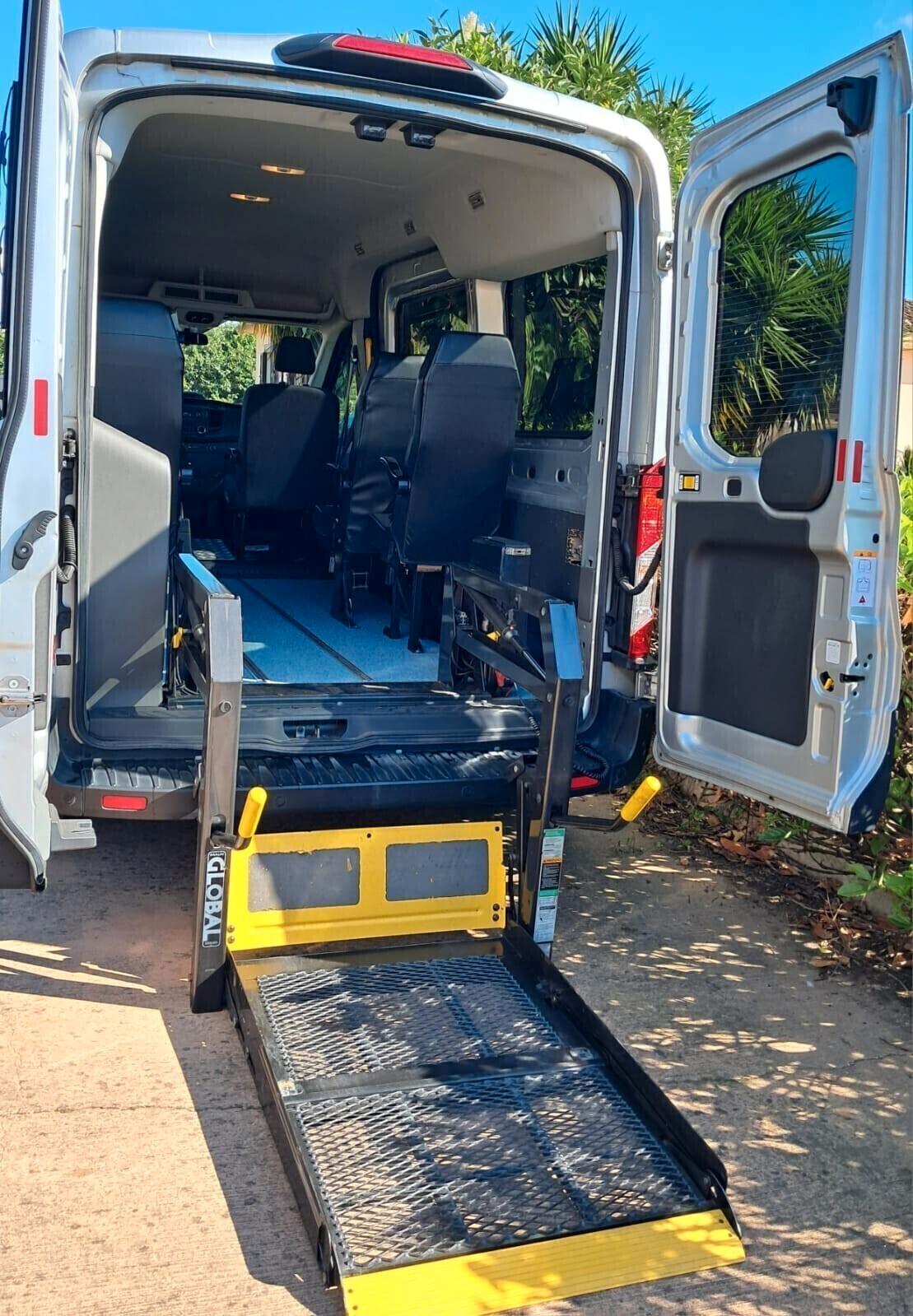 Ford Transit 2.0TDCi 130CV 9 posti TRASPORTO DISABILI