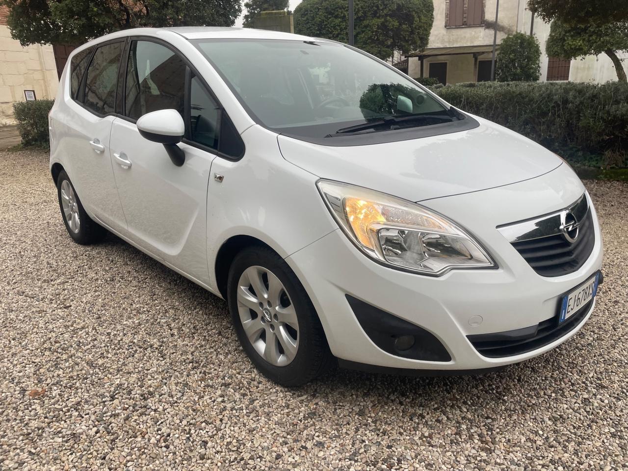 Opel Meriva 1.4 benzina anno 2011 km 115 mila