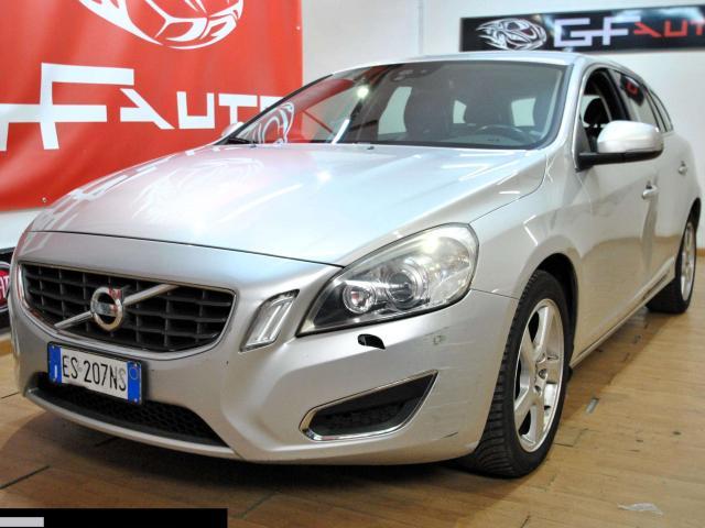 Volvo V60 V60 I 2010 2. R-design * INTERNI IN PELLE *