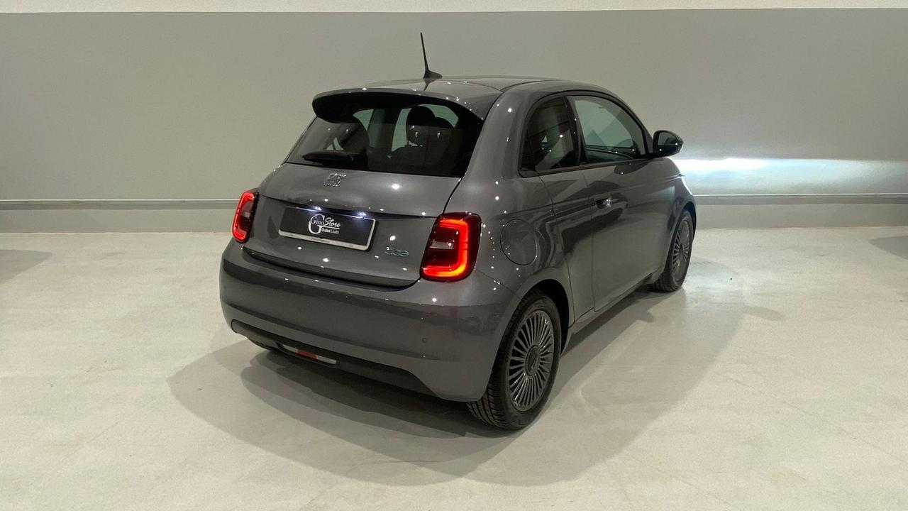 FIAT 500e 3+1 - 500e 3+1 42 kWh Icon