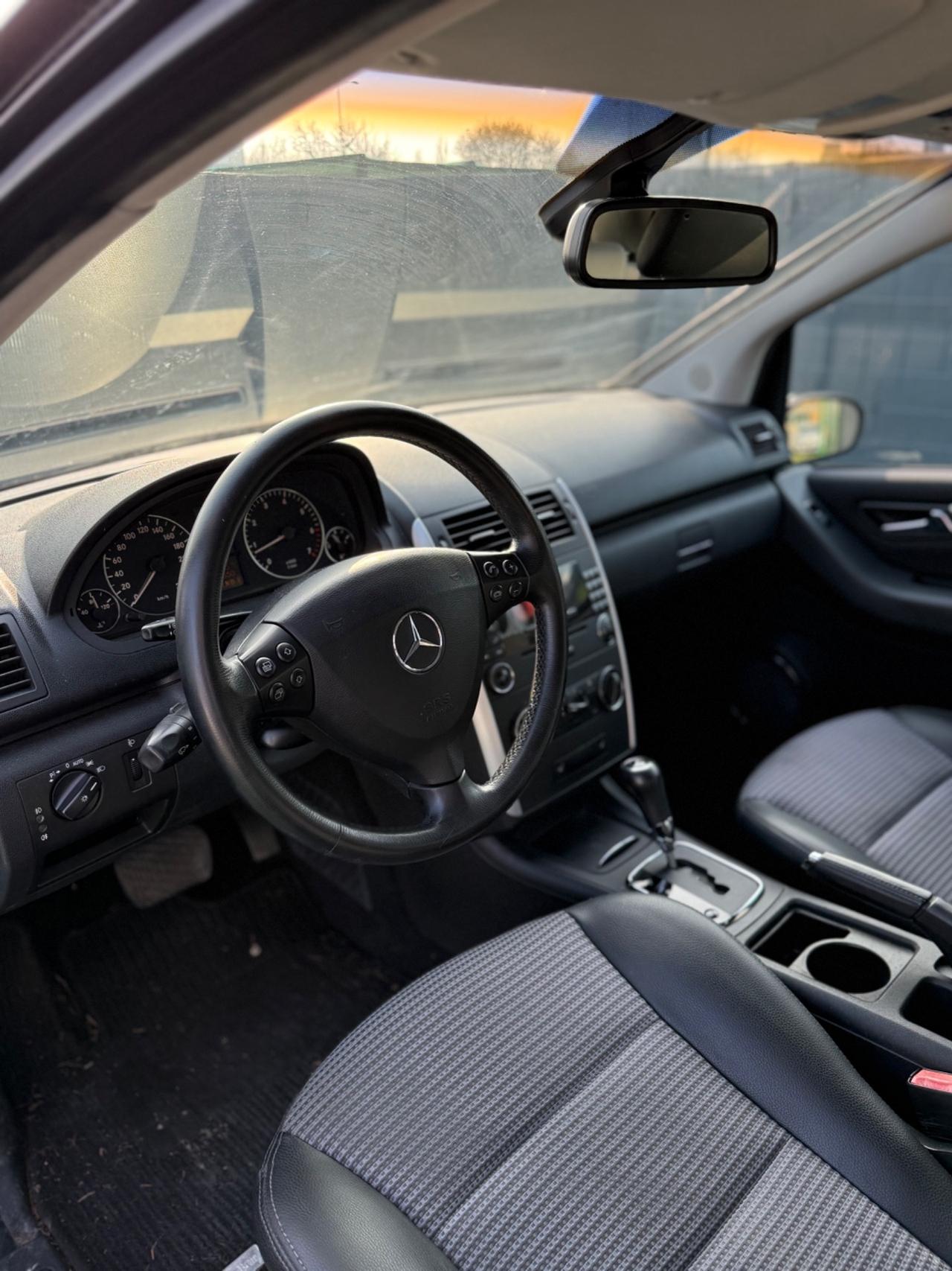 Mercedes CLASSE A 150 BENZINA AUTOMATICA AVANTGARDE