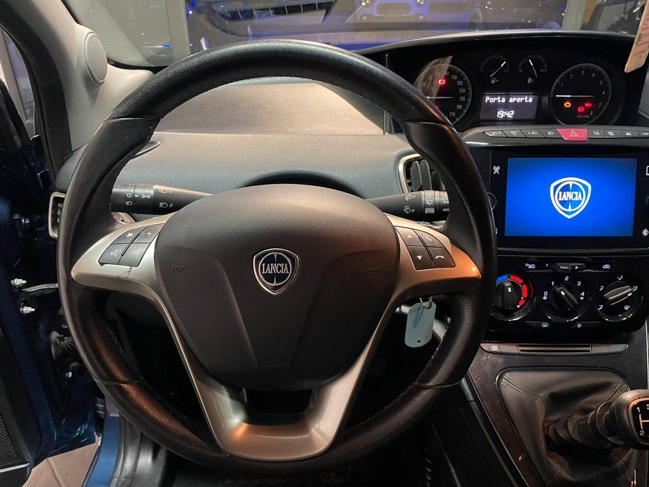 LANCIA YPSILON 1.0HYBRID GOLD 70cv