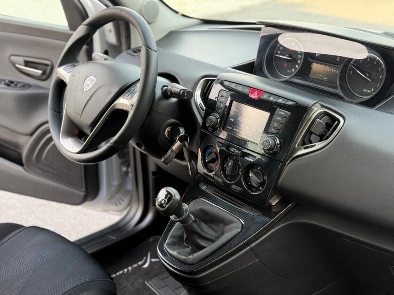 Lancia Ypsilon 1.2 Platinum ecochic Gpl 69cv my18