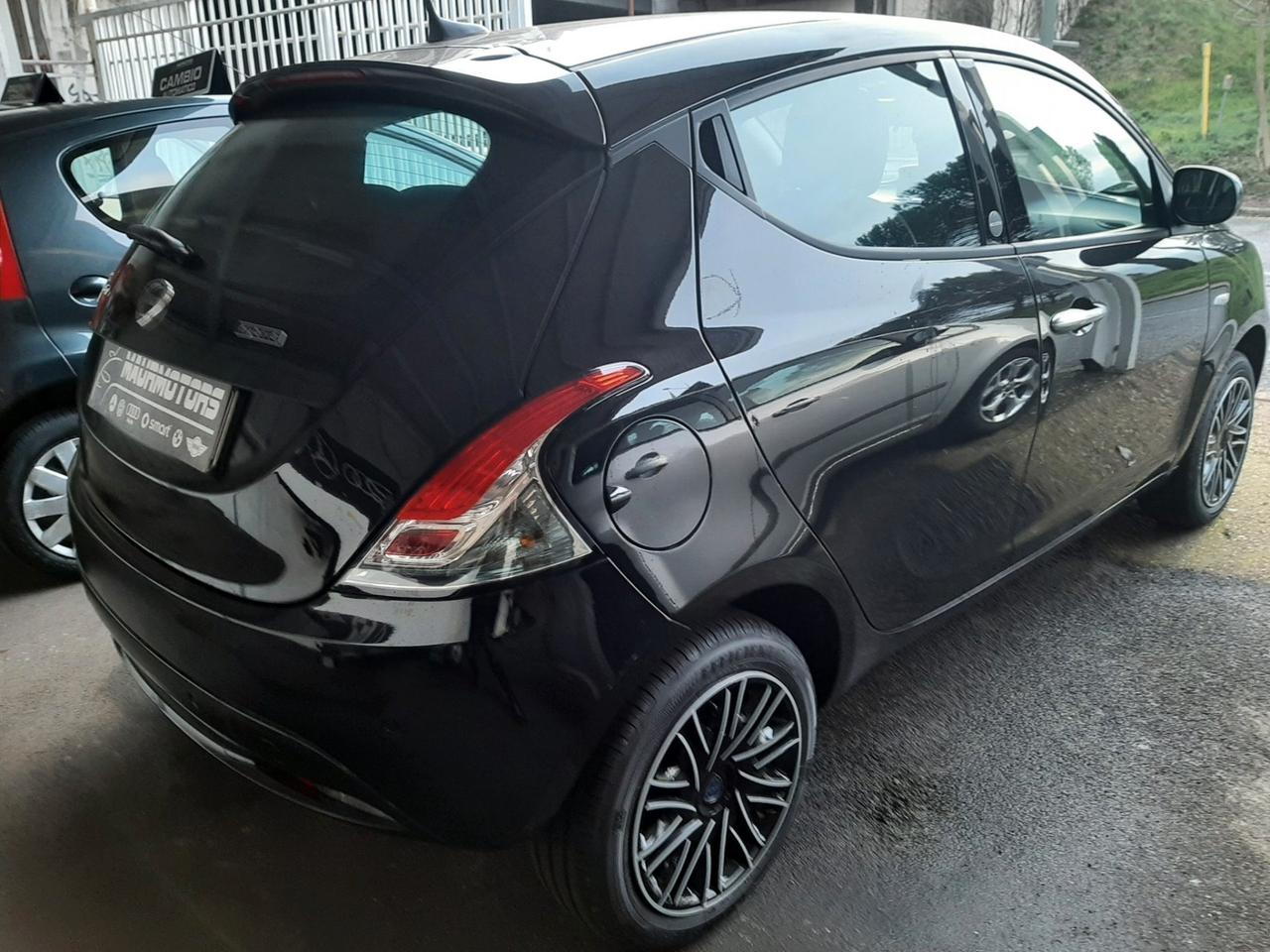 NOLEGGIO LANCIA YPSILON HYBRID - EURO 40,00 AL GIORNO - 750 EURO MENSILI