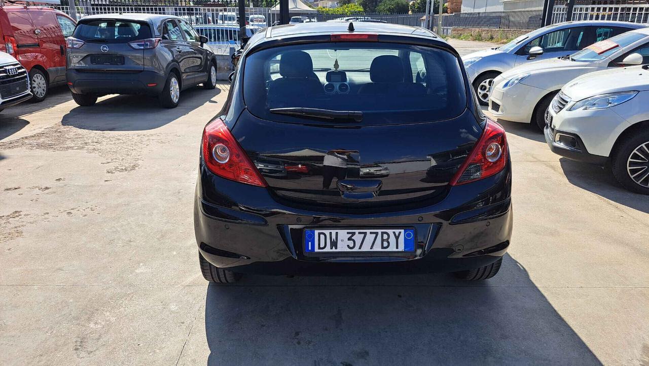 Opel Corsa 1.2 Benzina 80Cv Sport