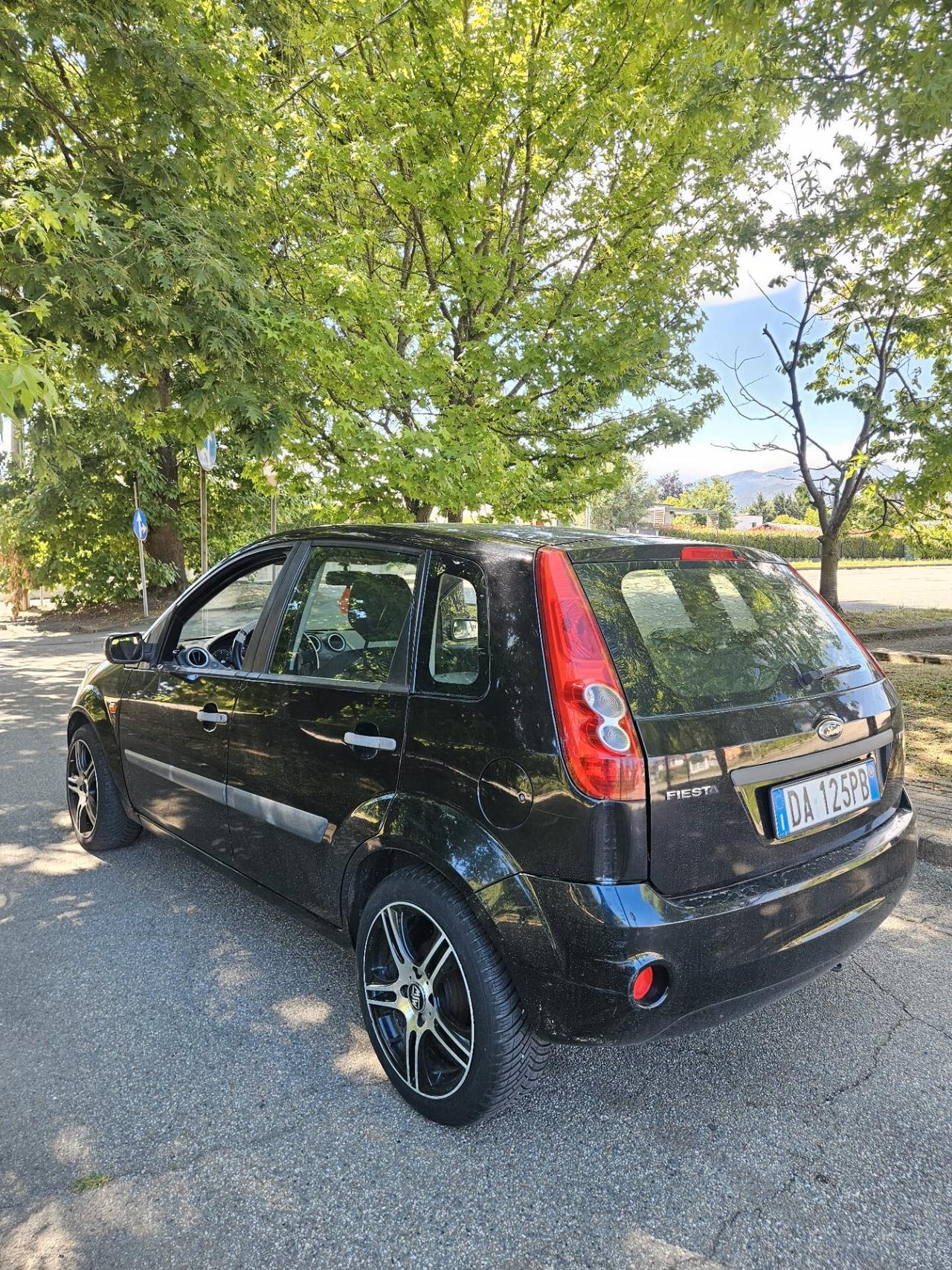 Ford Fiesta 1.4 neopatentati