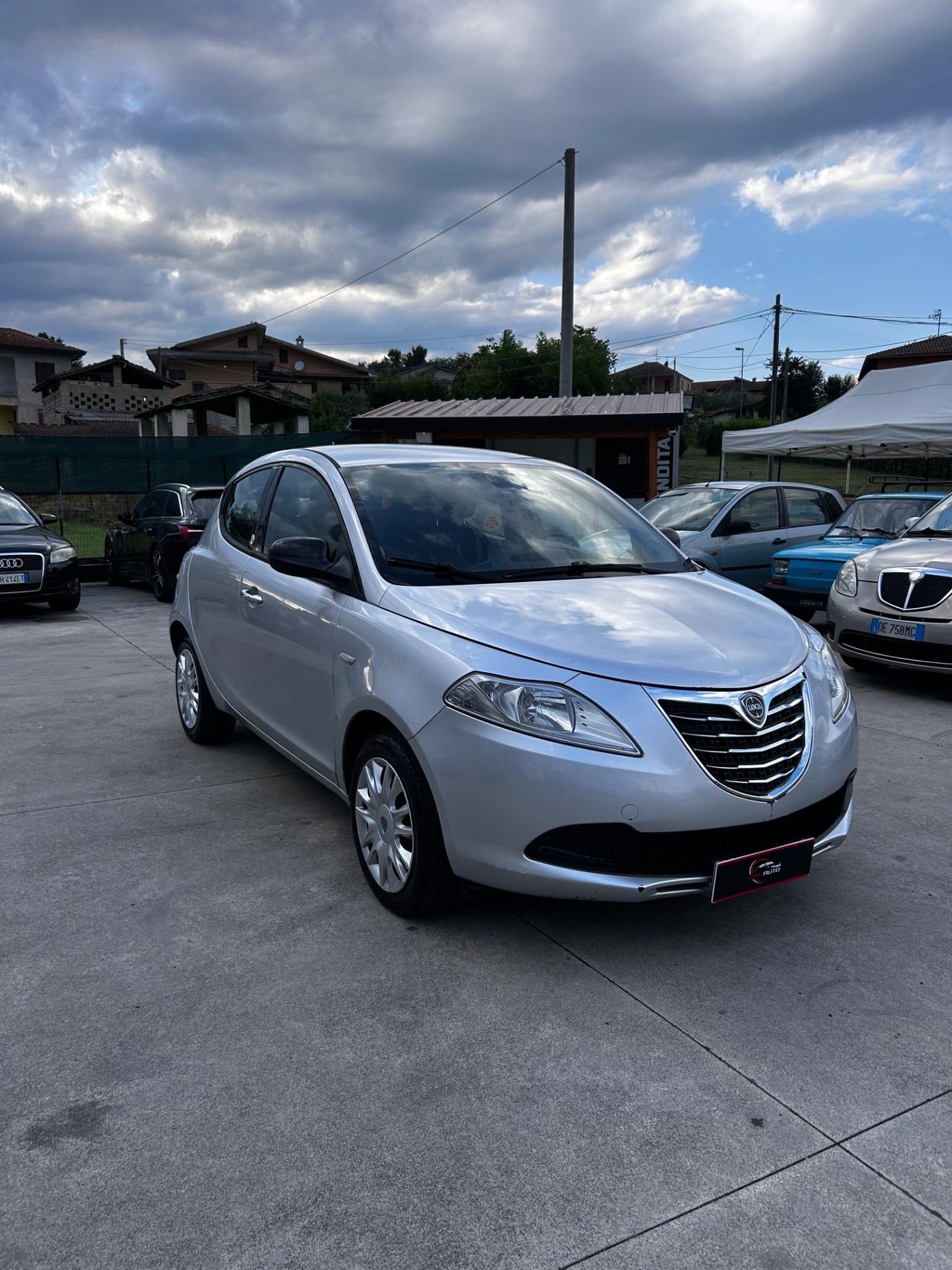 Lancia Ypsilon 1.2 69 CV 5 porte GPL Ecochic Silver