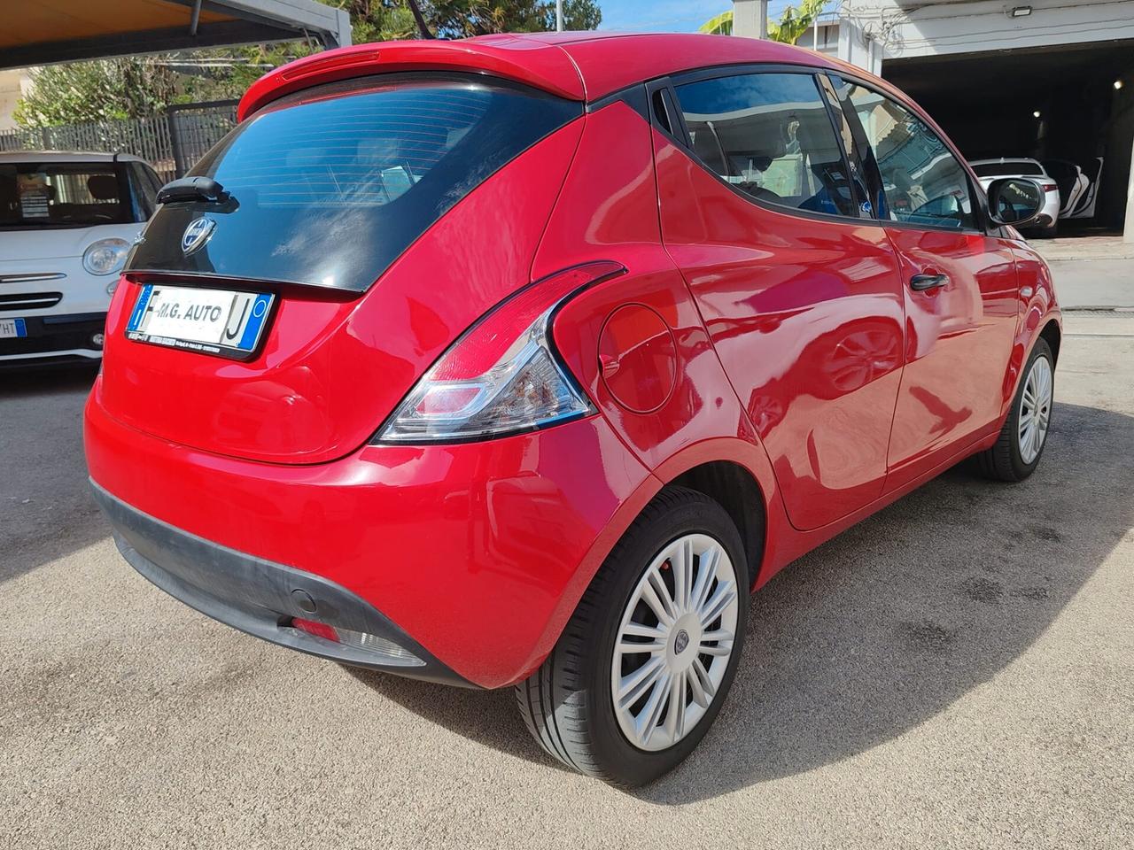 Lancia Ypsilon 1.0 IBRIDA
