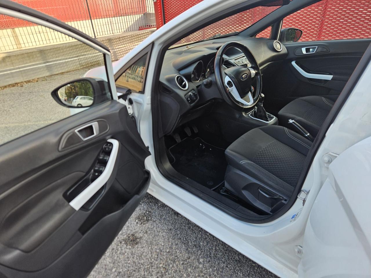 Ford Fiesta 1.0 80CV 5 porte Black & White Edition