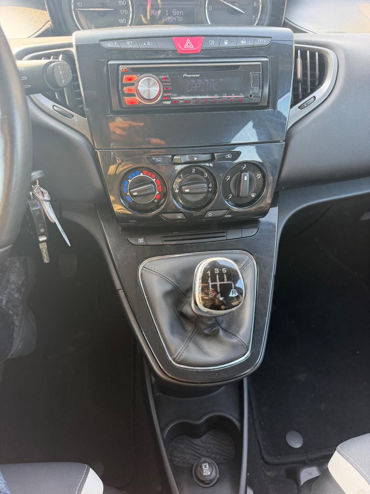 Lancia Ypsilon 1.2 69 CV 5 porte GPL Ecochic Gold