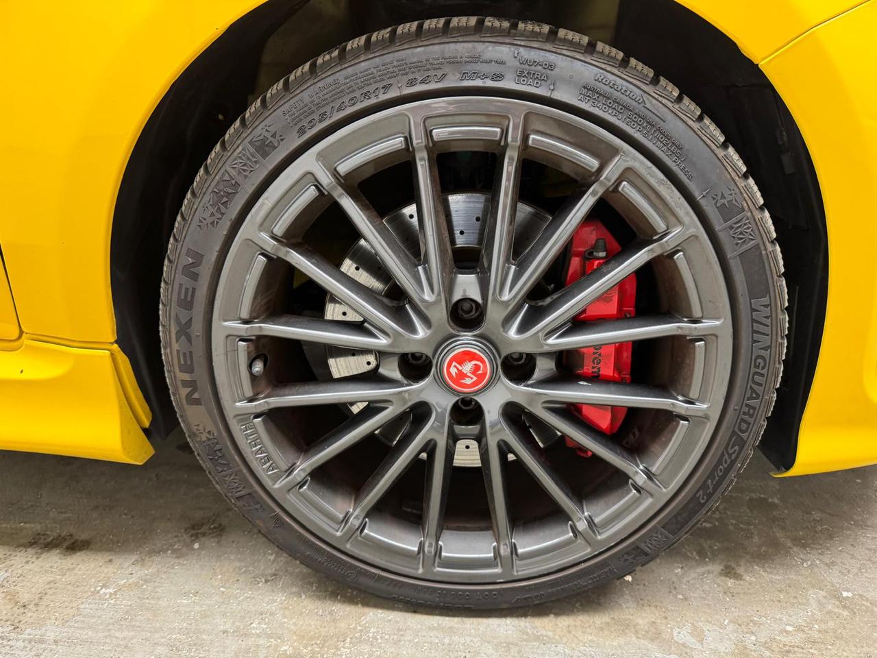 Abarth 595C 2016 - 595C 1.4 t-jet Competizione 180cv
