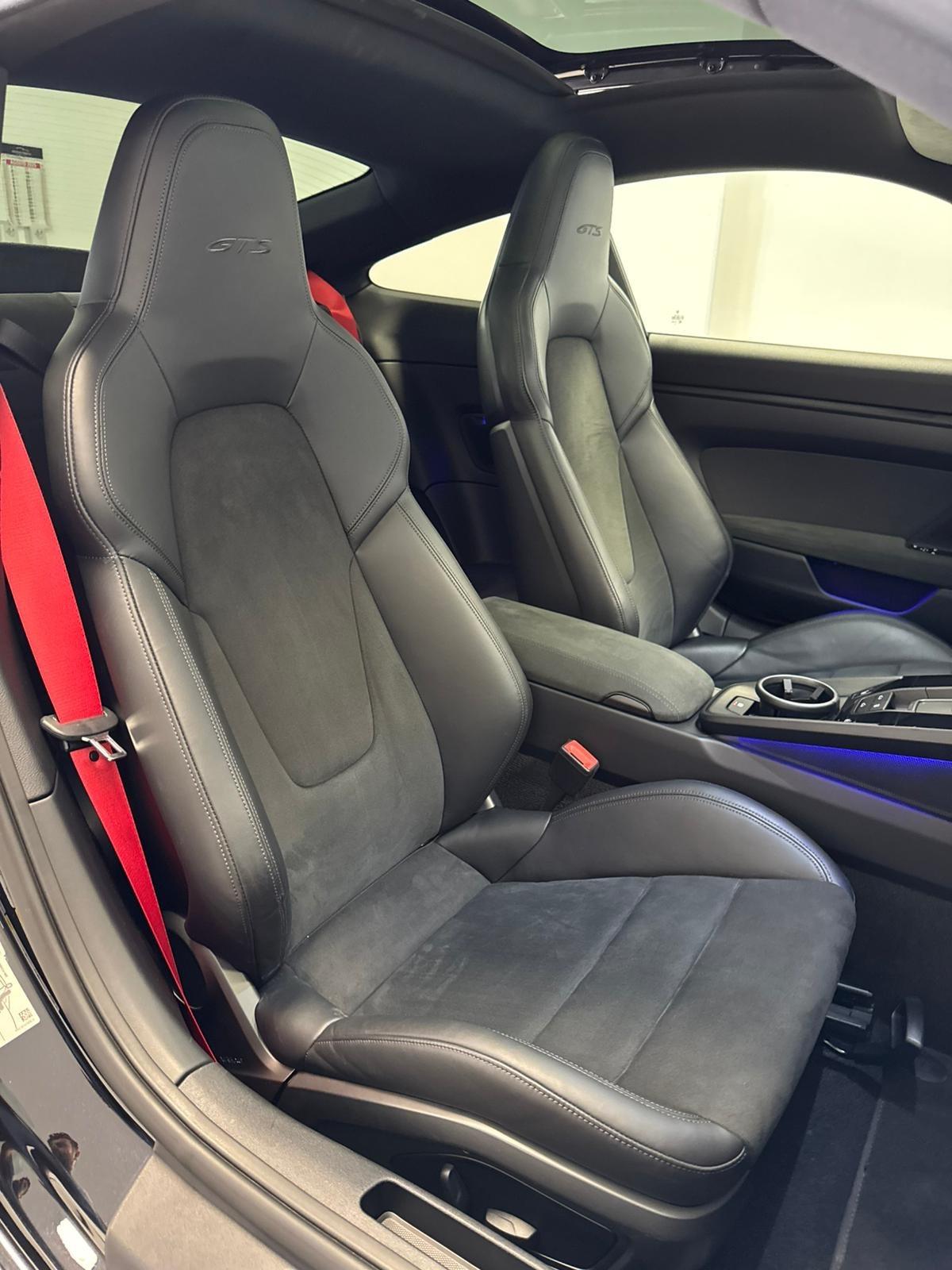 Porsche 911 Carrera 4 GTS