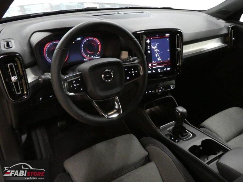 Volvo XC40 1.5 T2 129Cv Momentum - LED, Navi, Cockpit, Traino