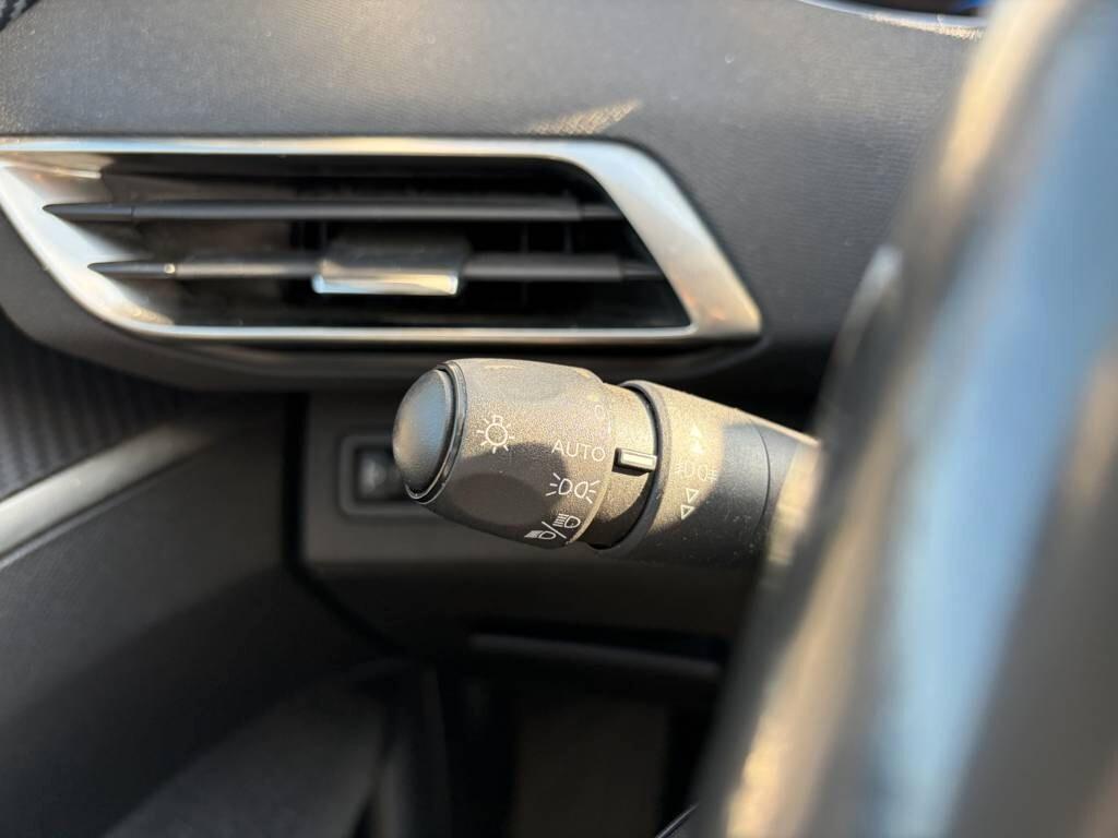 Peugeot 3008 BlueHDi 130 S&S EAT8 Active