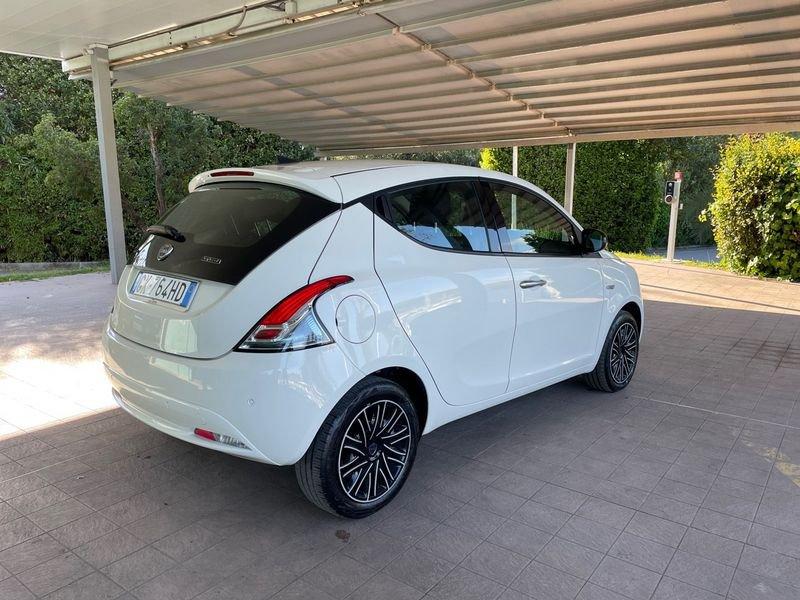 Lancia Ypsilon 1.0 FireFly 70cv S&S Hybrid GOLD