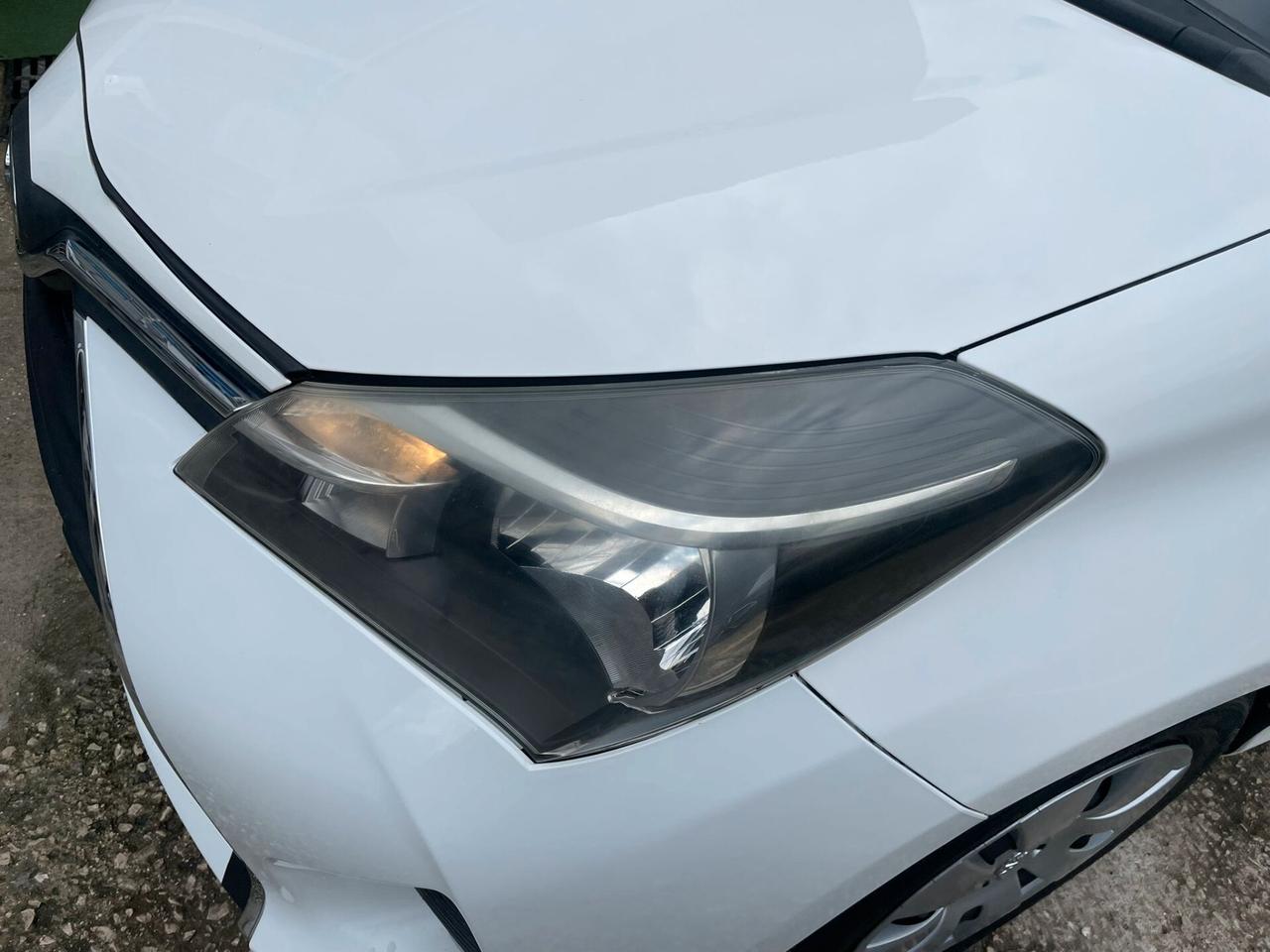 Toyota Yaris 1.0 5porte Active 2015